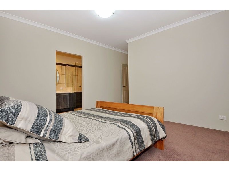 27 Regency Avenue, Madeley WA 6065