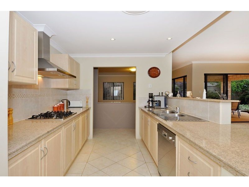 27 Regency Avenue, Madeley WA 6065