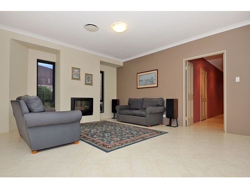 27 Regency Avenue, Madeley WA 6065