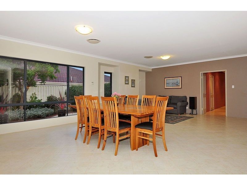 27 Regency Avenue, Madeley WA 6065