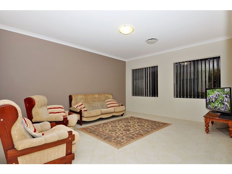 27 Regency Avenue, Madeley WA 6065