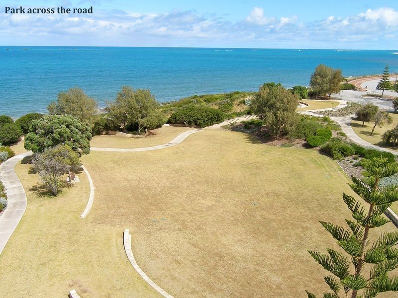 222 Ocean Drive, Quinns Rocks WA 6030