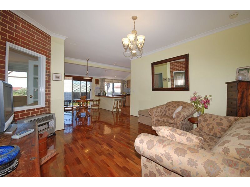 38 Meadowbrook Promenade, Currambine WA 6028