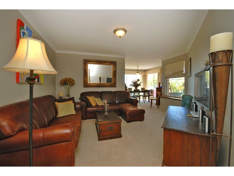 38 Meadowbrook Promenade, Currambine WA 6028