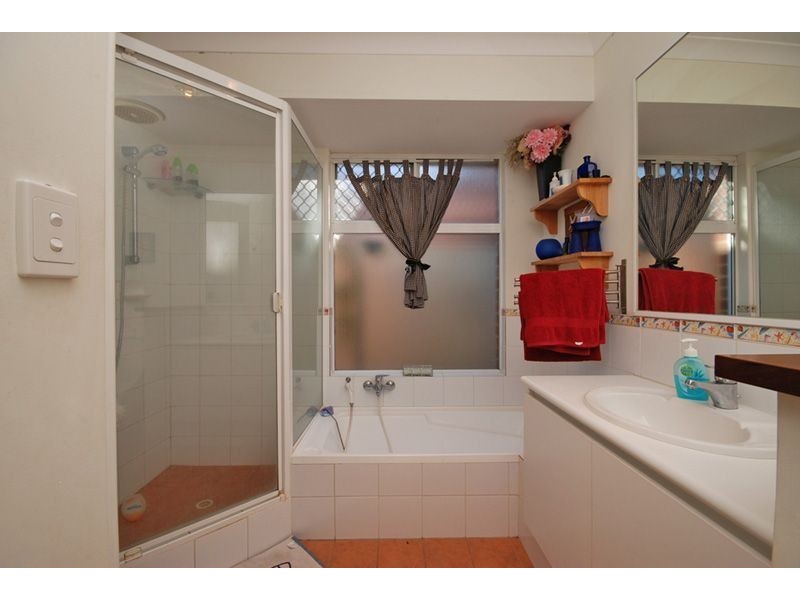 38 Meadowbrook Promenade, Currambine WA 6028