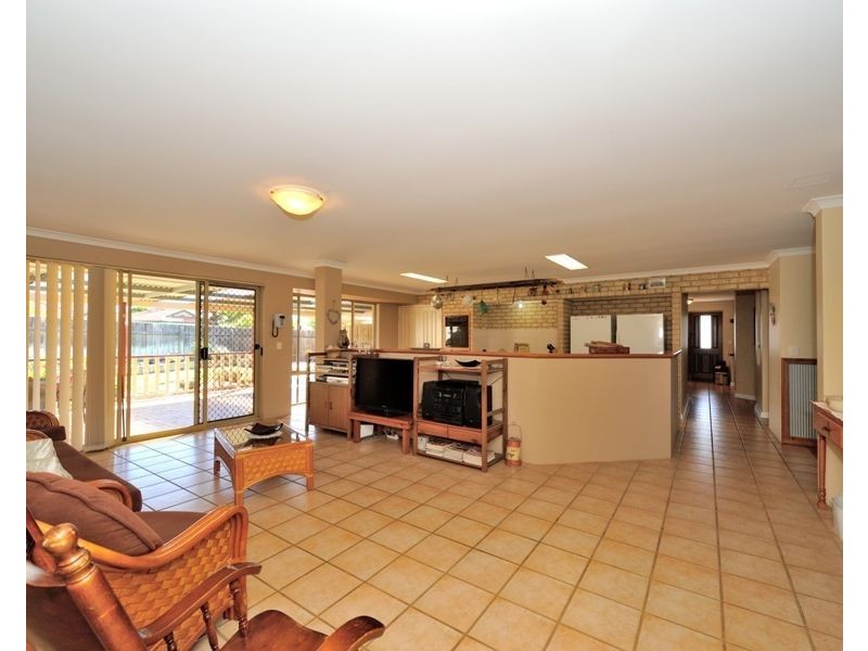 2 Arbroath Circle, Kinross WA 6028