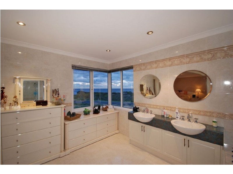 2 Block Place, Ocean Reef WA 6027