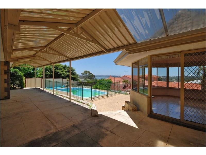 4 Crest Court, Edgewater WA 6027