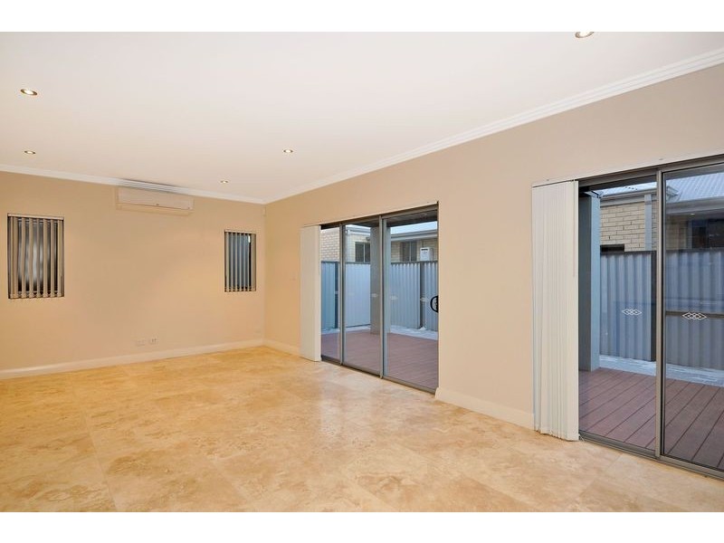 28 Kembla Circle, Madeley WA 6065