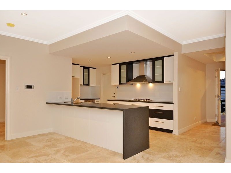 28 Kembla Circle, Madeley WA 6065