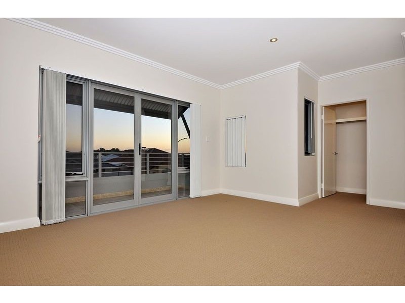 28 Kembla Circle, Madeley WA 6065