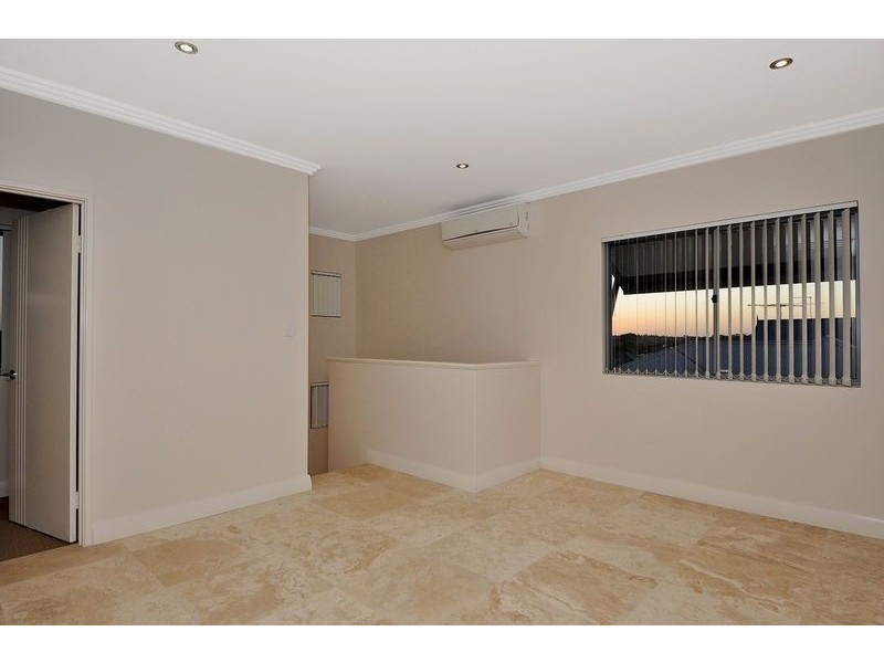 28 Kembla Circle, Madeley WA 6065