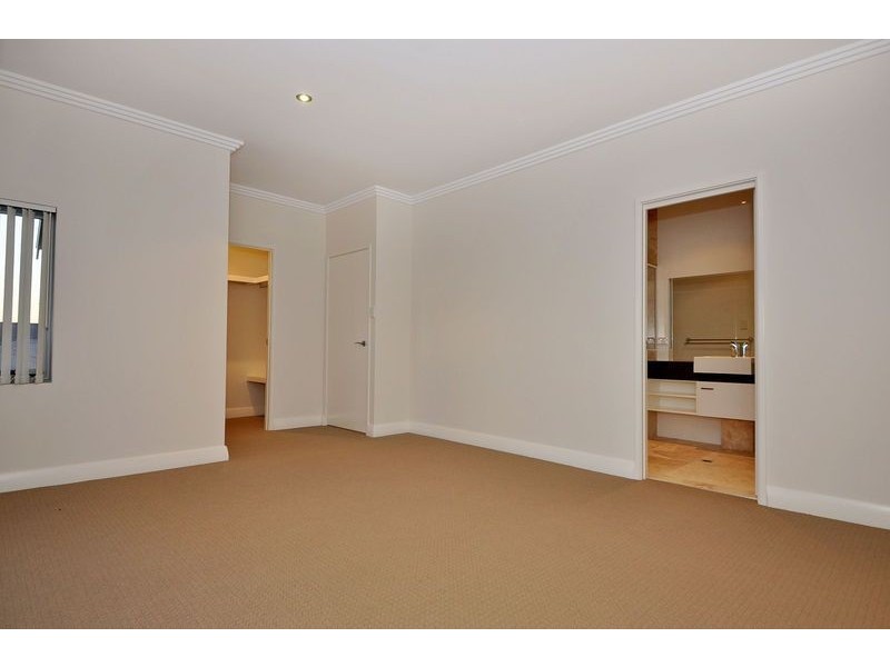 26 Kembla Circle, Madeley WA 6065