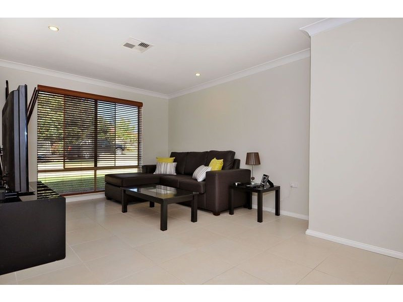 25 Quesnel Place, Joondalup WA 6027