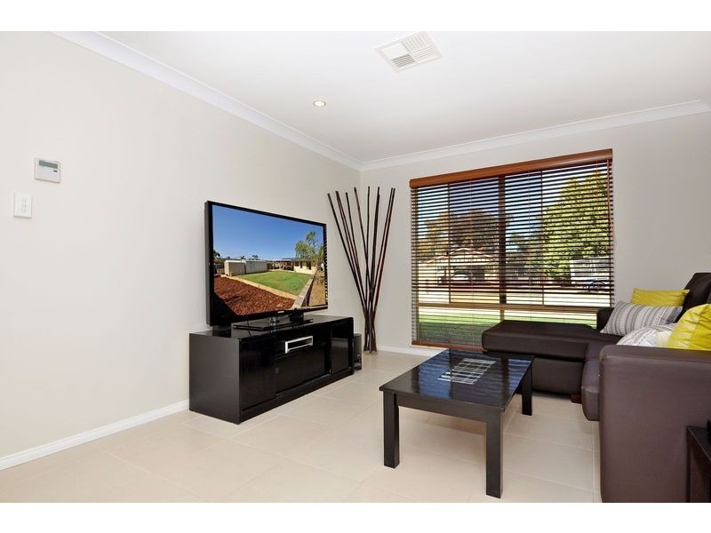 25 Quesnel Place, Joondalup WA 6027