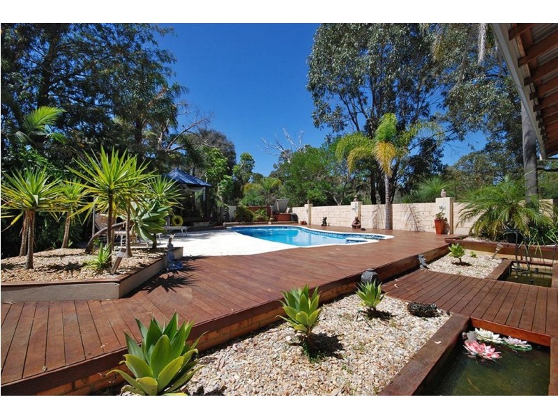 93 Bushland Retreat, Carramar WA 6031