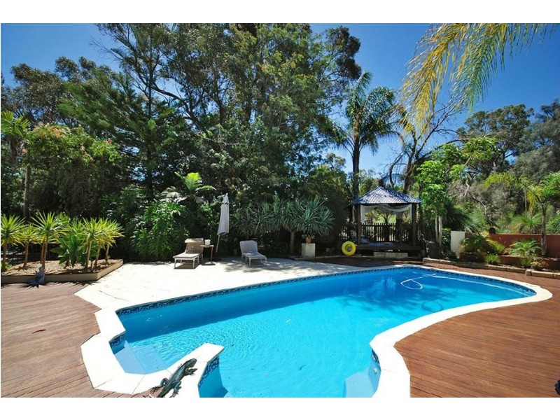 93 Bushland Retreat, Carramar WA 6031