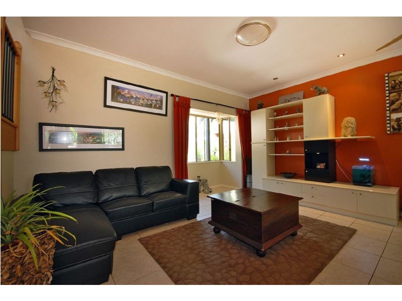 93 Bushland Retreat, Carramar WA 6031