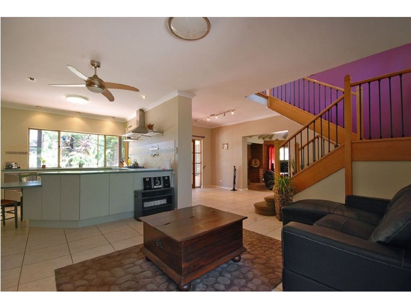 93 Bushland Retreat, Carramar WA 6031