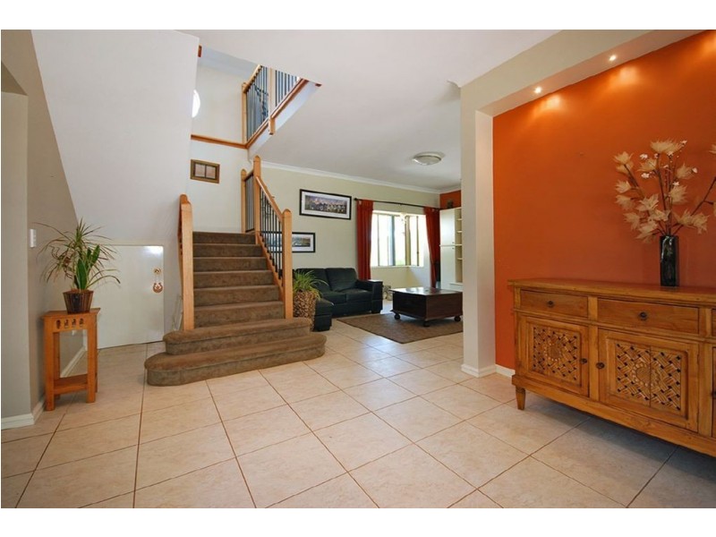 93 Bushland Retreat, Carramar WA 6031