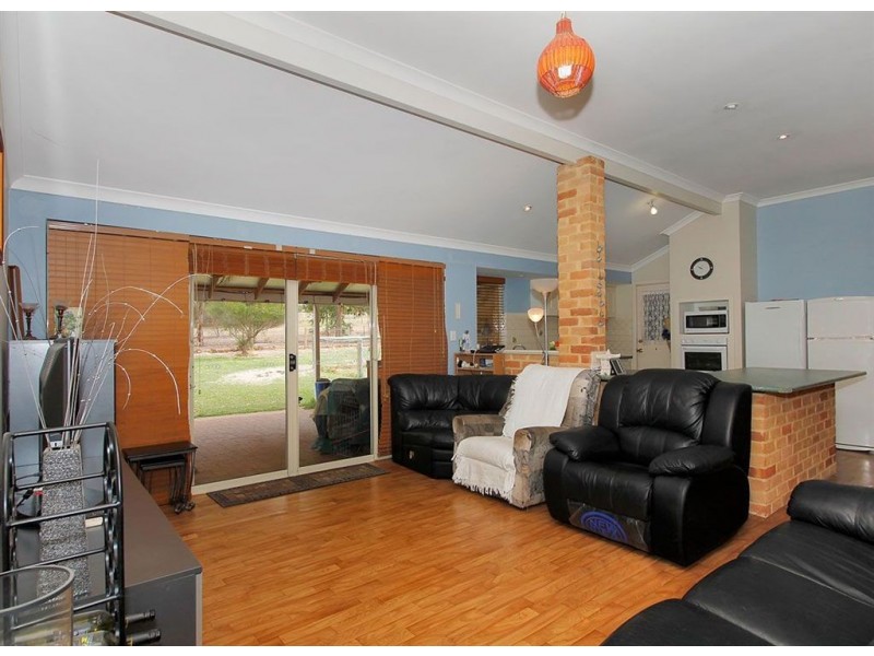 15 Limousin Way, Lower Chittering WA 6084