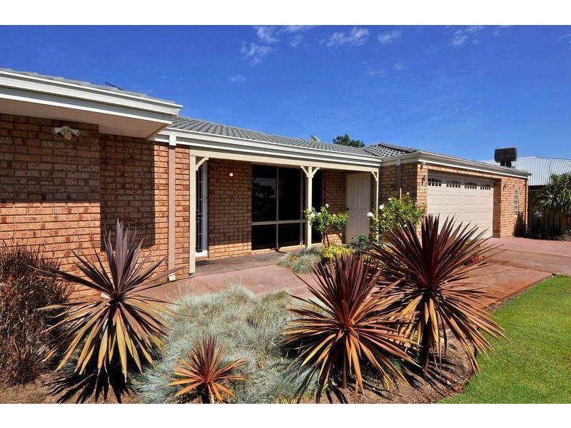 15 Springwood Way, Woodvale WA 6026