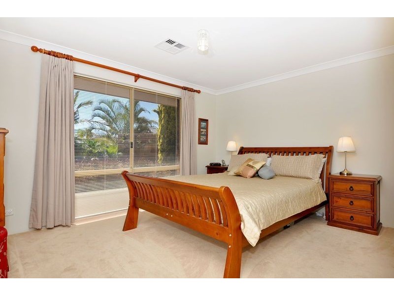 15 Springwood Way, Woodvale WA 6026