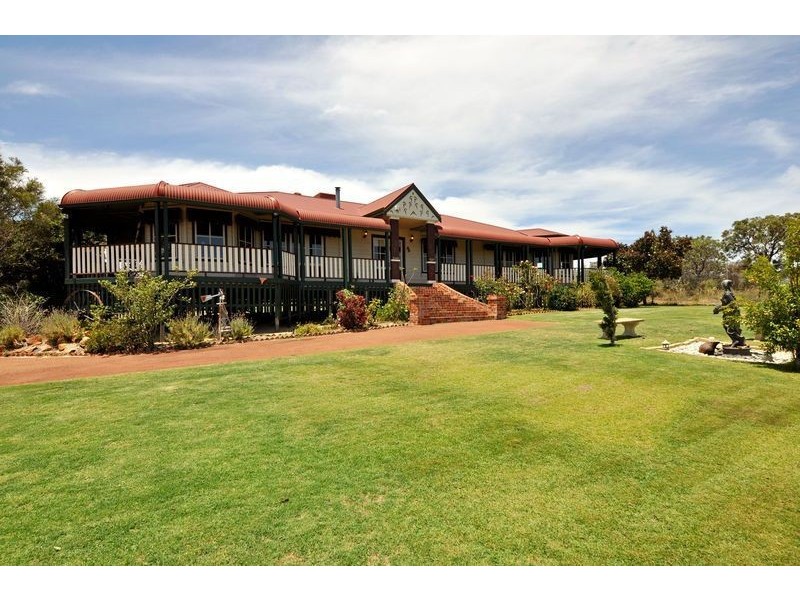 133 Pine Crest Way, Gnangara WA 6077