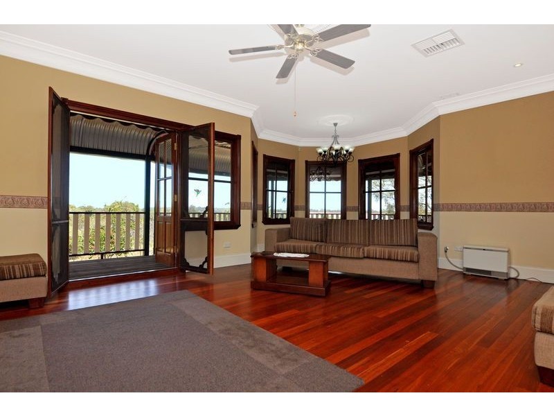 133 Pine Crest Way, Gnangara WA 6077