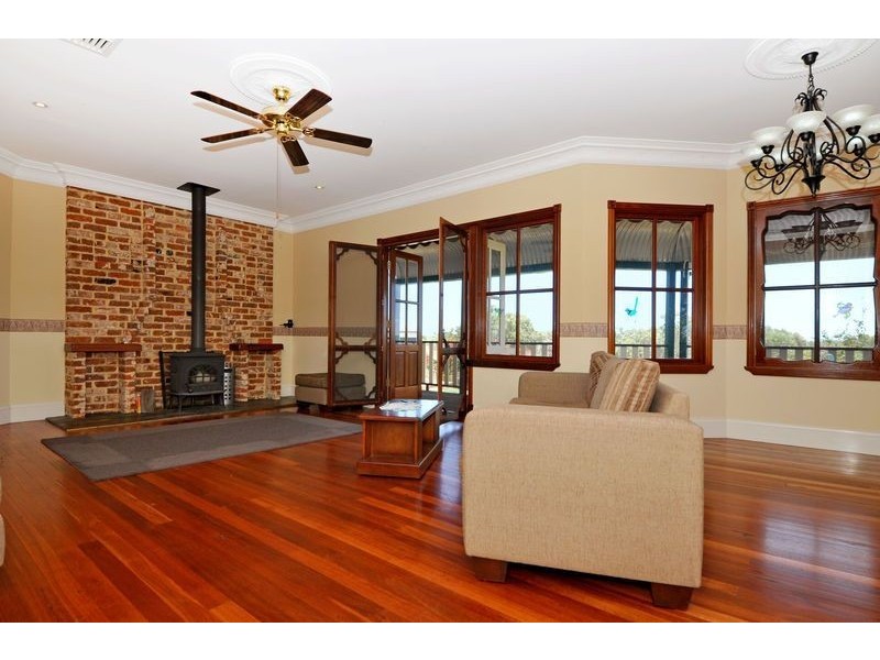 133 Pine Crest Way, Gnangara WA 6077