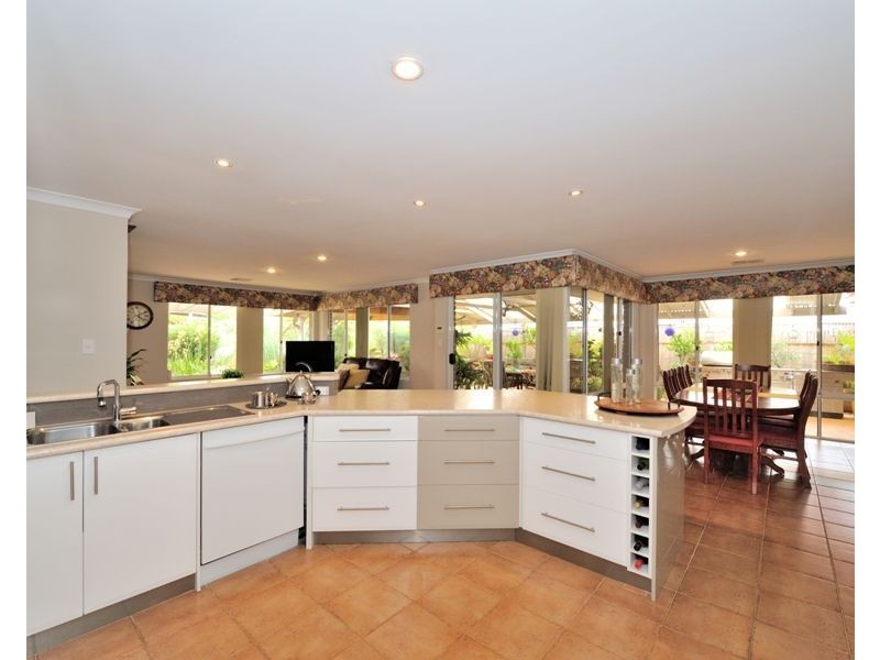 34 Glencoe Loop, Kinross WA 6028