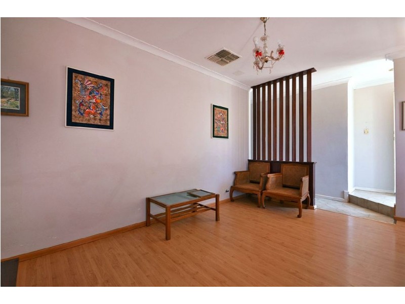 9 Wayfarer Road, Heathridge WA 6027