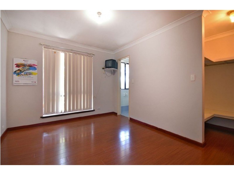 9 Wayfarer Road, Heathridge WA 6027