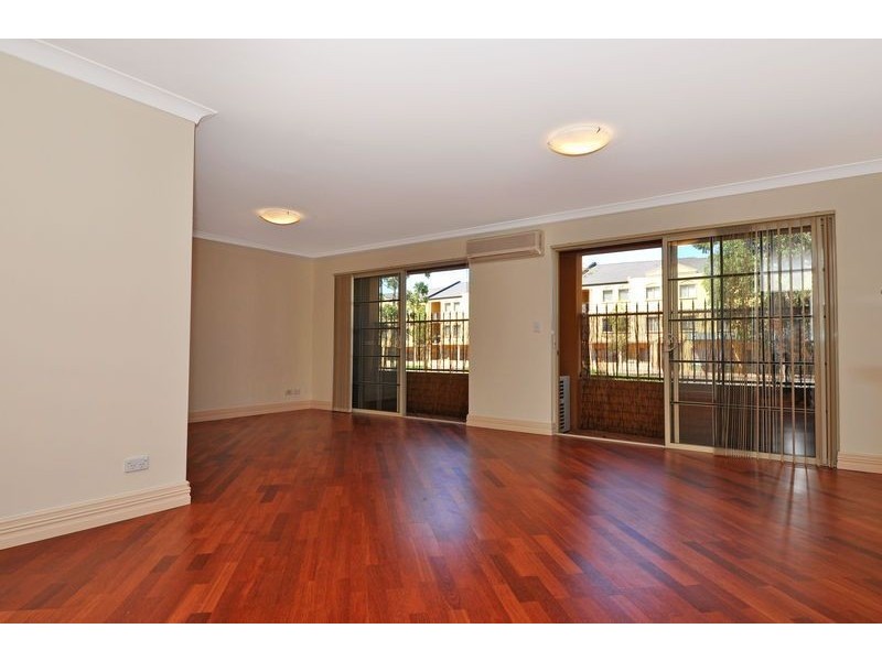 3/2 Plaistow Street, Joondalup WA 6027