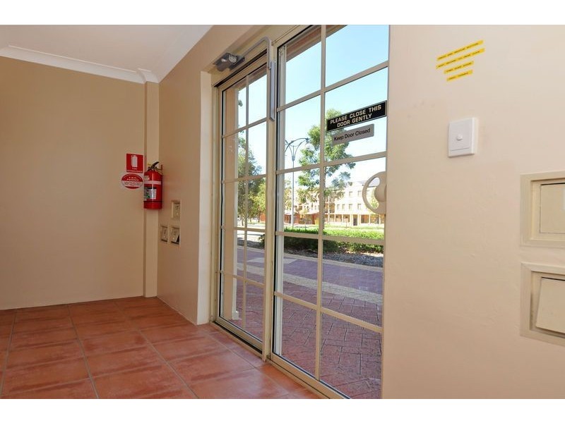 3/2 Plaistow Street, Joondalup WA 6027