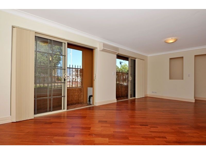 3/2 Plaistow Street, Joondalup WA 6027