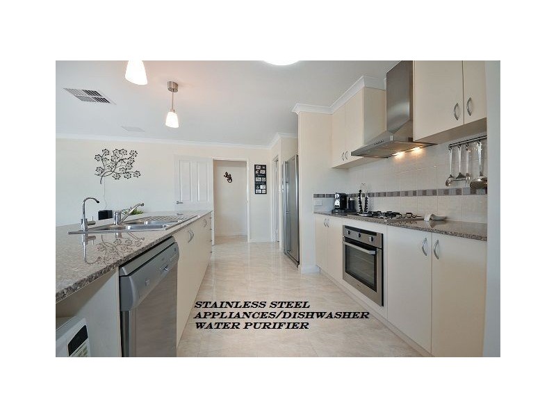 15 Helsinki Terrace, Wanneroo WA 6065