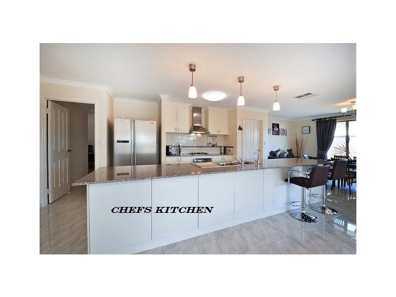 15 Helsinki Terrace, Wanneroo WA 6065