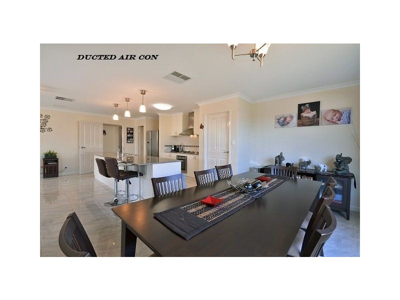 15 Helsinki Terrace, Wanneroo WA 6065