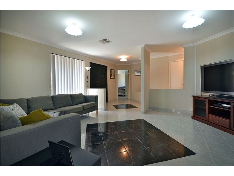 9 Nairana Place, Currambine WA 6028