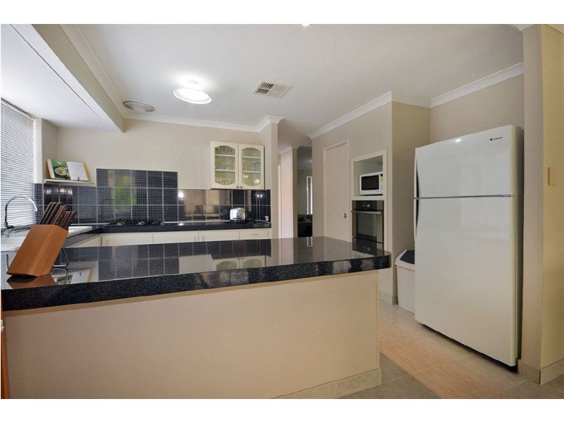 9 Nairana Place, Currambine WA 6028