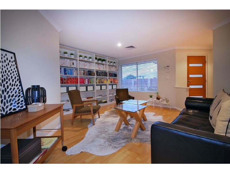 2 Metroliner Drive, Currambine WA 6028