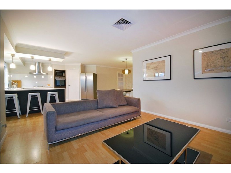 2 Metroliner Drive, Currambine WA 6028
