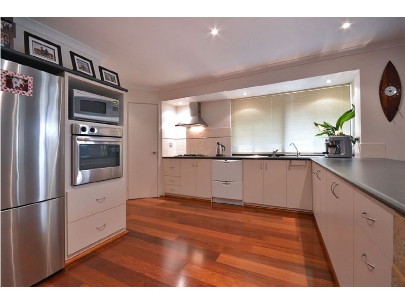 17 Trent Bridge Avenue, Madeley WA 6065