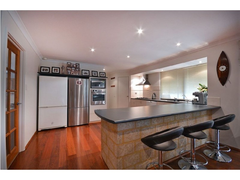 17 Trent Bridge Avenue, Madeley WA 6065