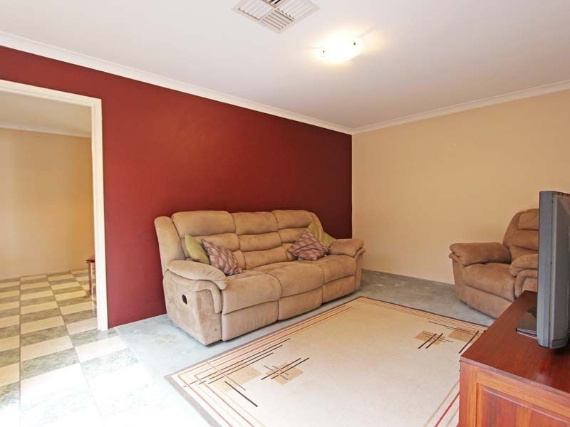 2/15 Bramble Way, Ballajura WA 6066