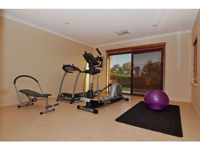 9 Oakdene Drive, Madeley WA 6065