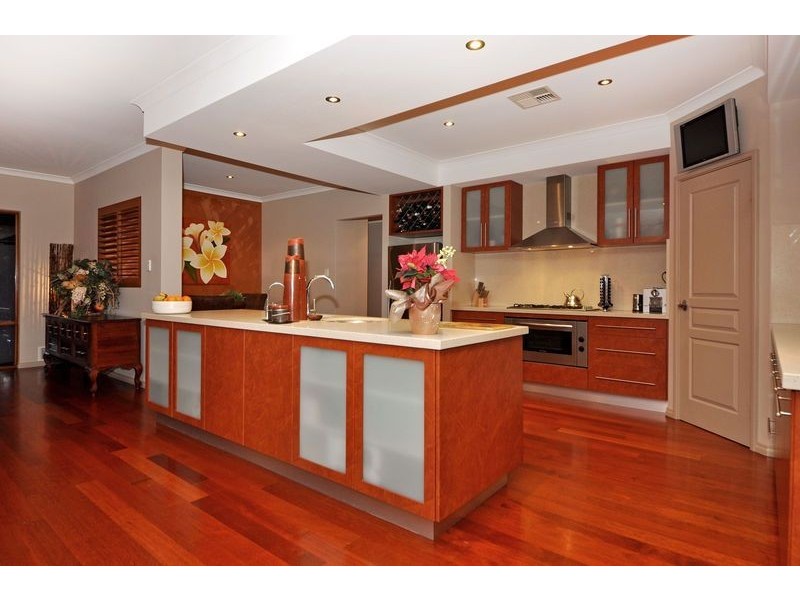 15 Glenvista Way, Madeley WA 6065