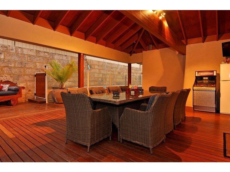 15 Glenvista Way, Madeley WA 6065