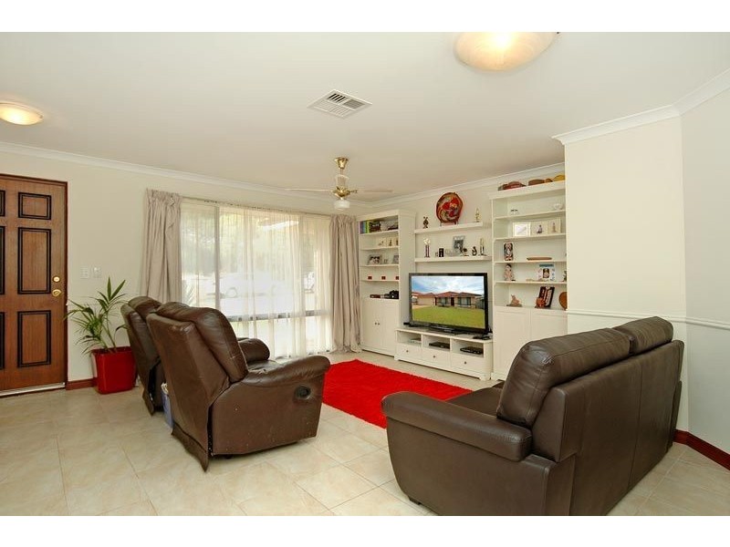 28 Midlothian Crescent, Kinross WA 6028